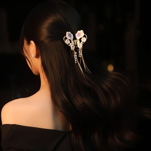Delicate Purple-Flower Hair Pin with Pearl Tassels – Elegant Bridal & Party Hair Accessory for Women