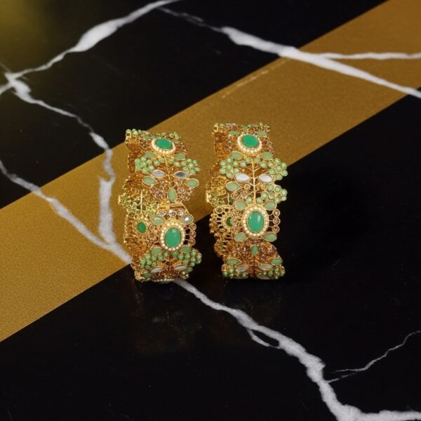 Luxury Green & Gold Kundan Cuff Bangle Set for Women – Royal Indian Bridal Jewelry with Emerald Stones & Pearl Work