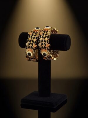 Black & Gold Kundan Bangle Set for Women – Elegant Indian Bridal & Festive Jewelry with Pearl Accents